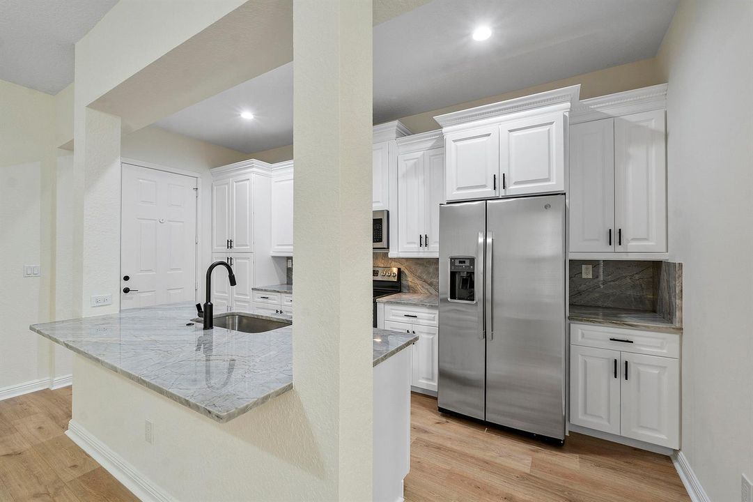 8332 NW 7th Ct_009
