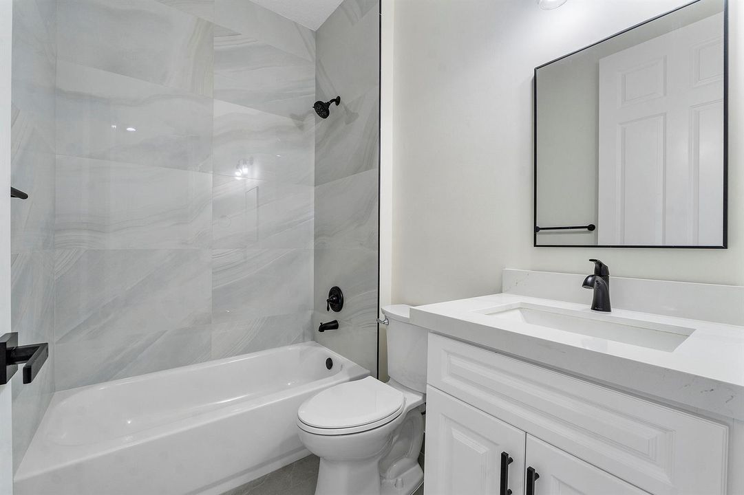 8332 NW 7th Ct_022
