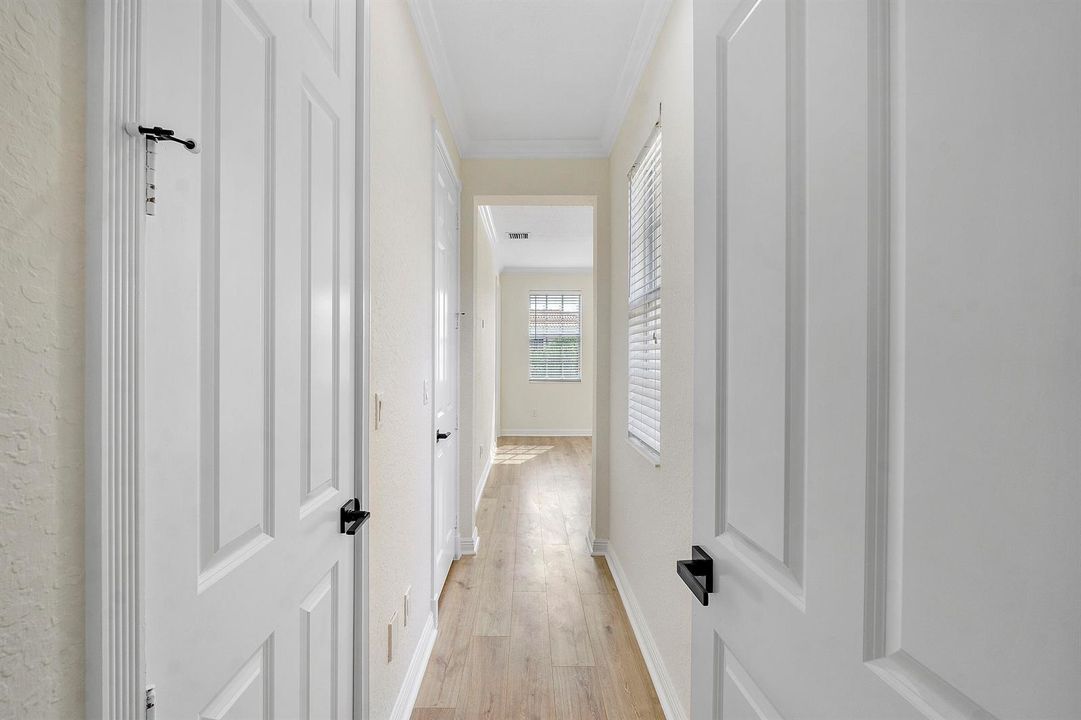 8332 NW 7th Ct_014