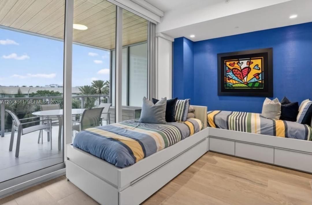 For Rent: $14,650 (2 beds, 2 baths, 1176 Square Feet)