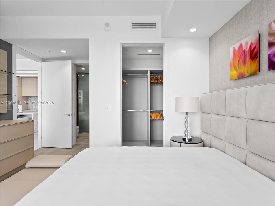 For Rent: $14,650 (2 beds, 2 baths, 1176 Square Feet)