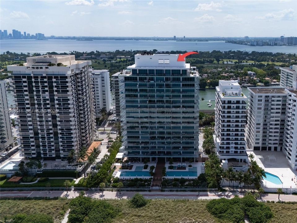 For Rent: $14,650 (2 beds, 2 baths, 1176 Square Feet)