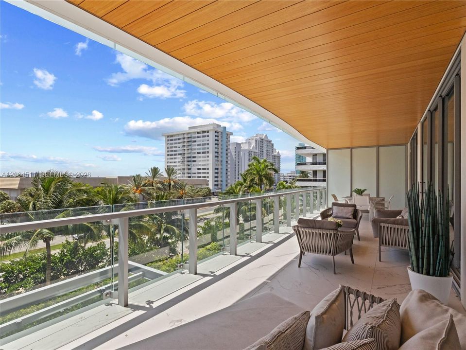 For Rent: $14,650 (2 beds, 2 baths, 1176 Square Feet)