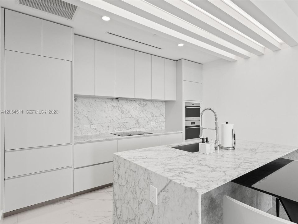 For Rent: $14,650 (2 beds, 2 baths, 1176 Square Feet)