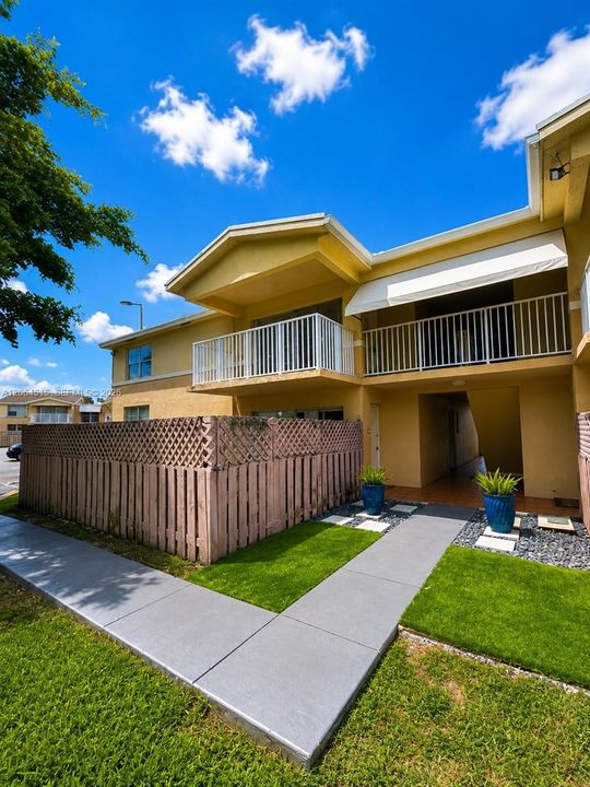 В аренду: $1,950 (1 спален, 1 ванн, 780 Квадратных фут)