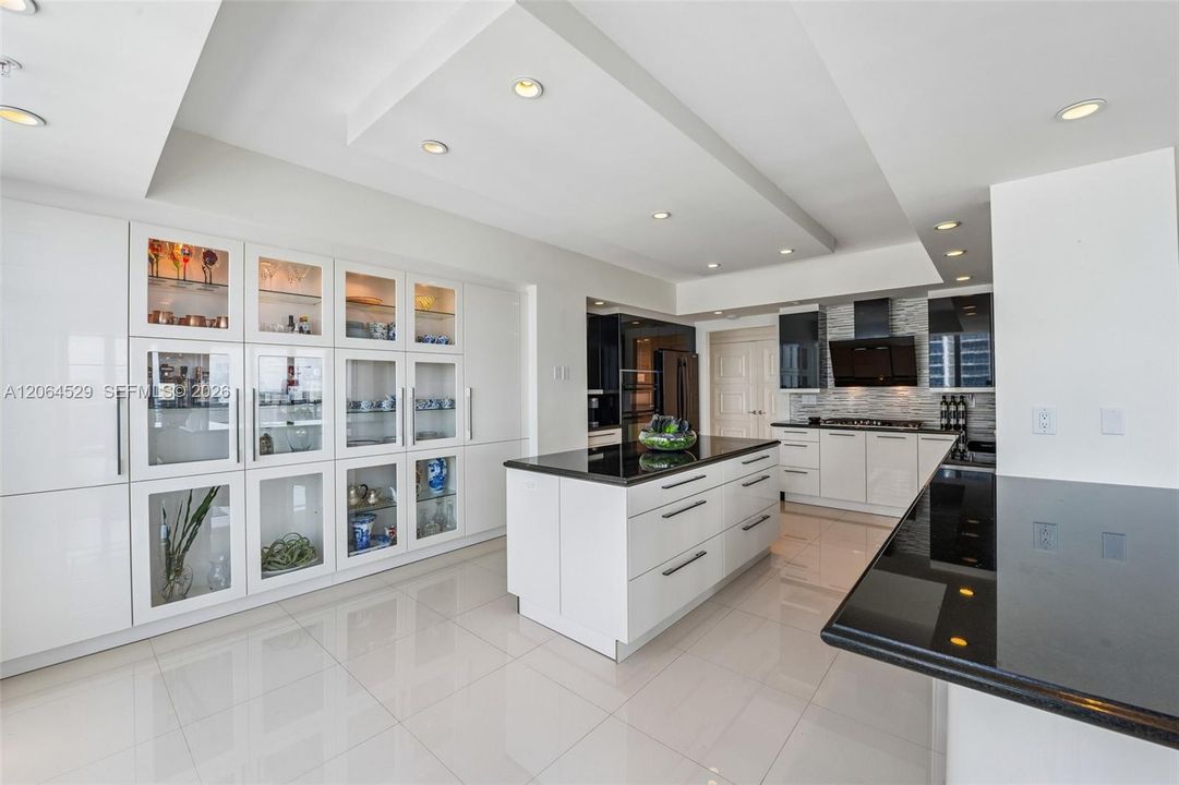 For Sale: $2,250,000 (3 beds, 3 baths, 2857 Square Feet)