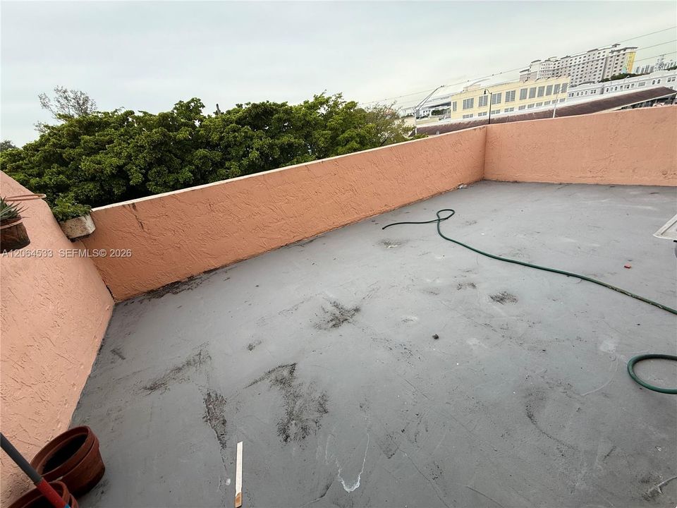 For Sale: $375,000 (3 beds, 2 baths, 1069 Square Feet)