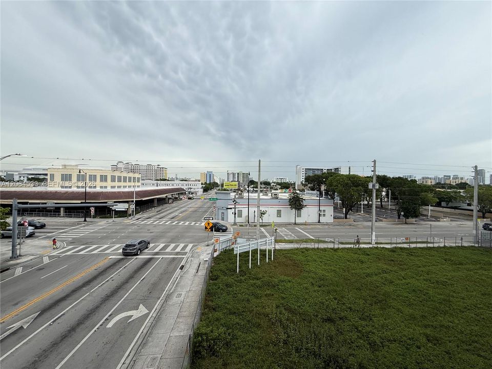 For Sale: $375,000 (3 beds, 2 baths, 1069 Square Feet)