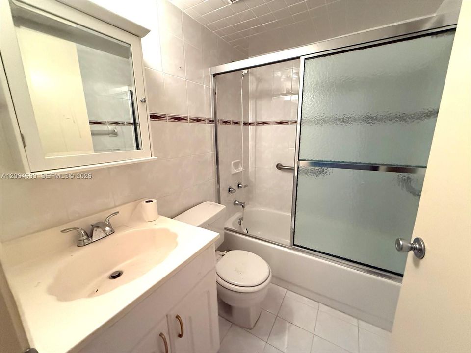 For Sale: $375,000 (3 beds, 2 baths, 1069 Square Feet)