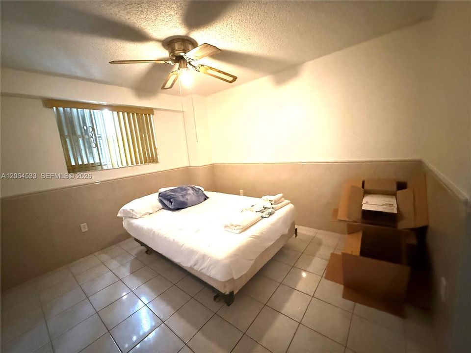 For Sale: $375,000 (3 beds, 2 baths, 1069 Square Feet)