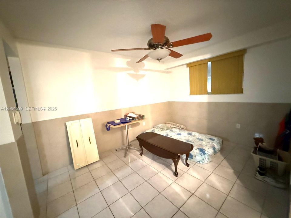 For Sale: $375,000 (3 beds, 2 baths, 1069 Square Feet)