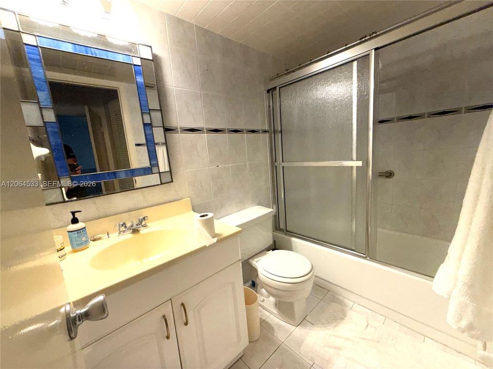 For Sale: $375,000 (3 beds, 2 baths, 1069 Square Feet)