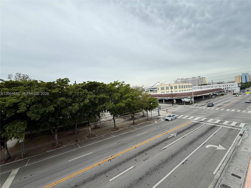 For Sale: $375,000 (3 beds, 2 baths, 1069 Square Feet)