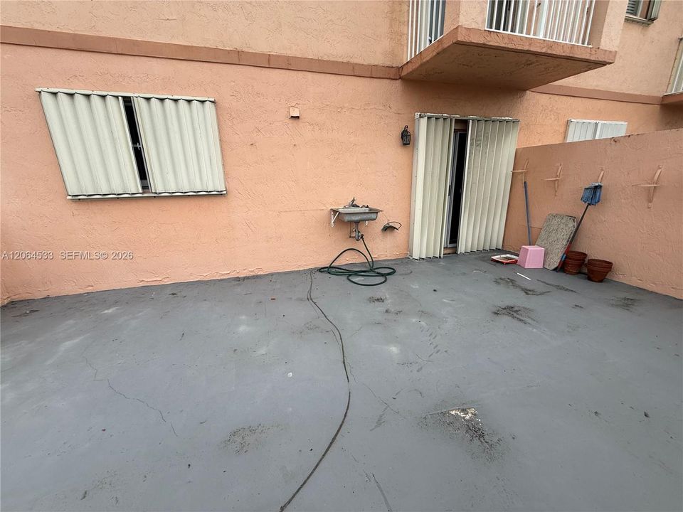 For Sale: $375,000 (3 beds, 2 baths, 1069 Square Feet)