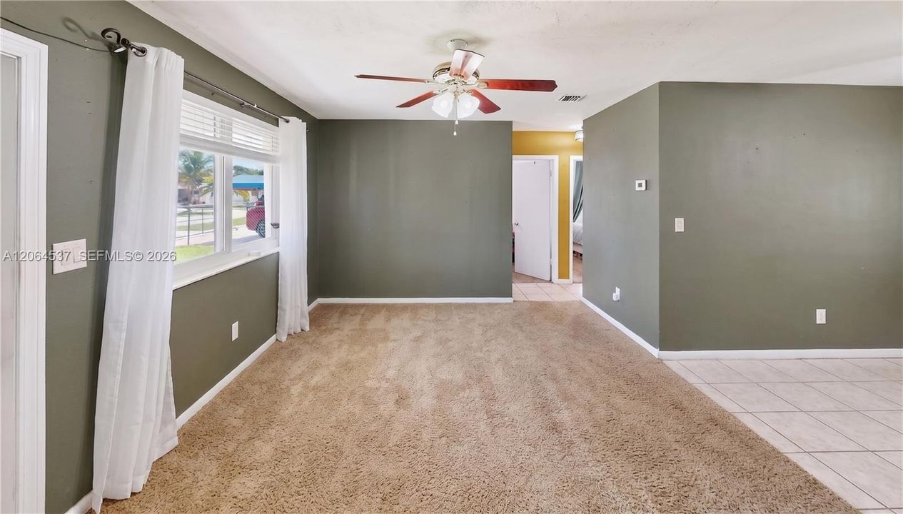 For Sale: $450,000 (3 beds, 2 baths, 1292 Square Feet)