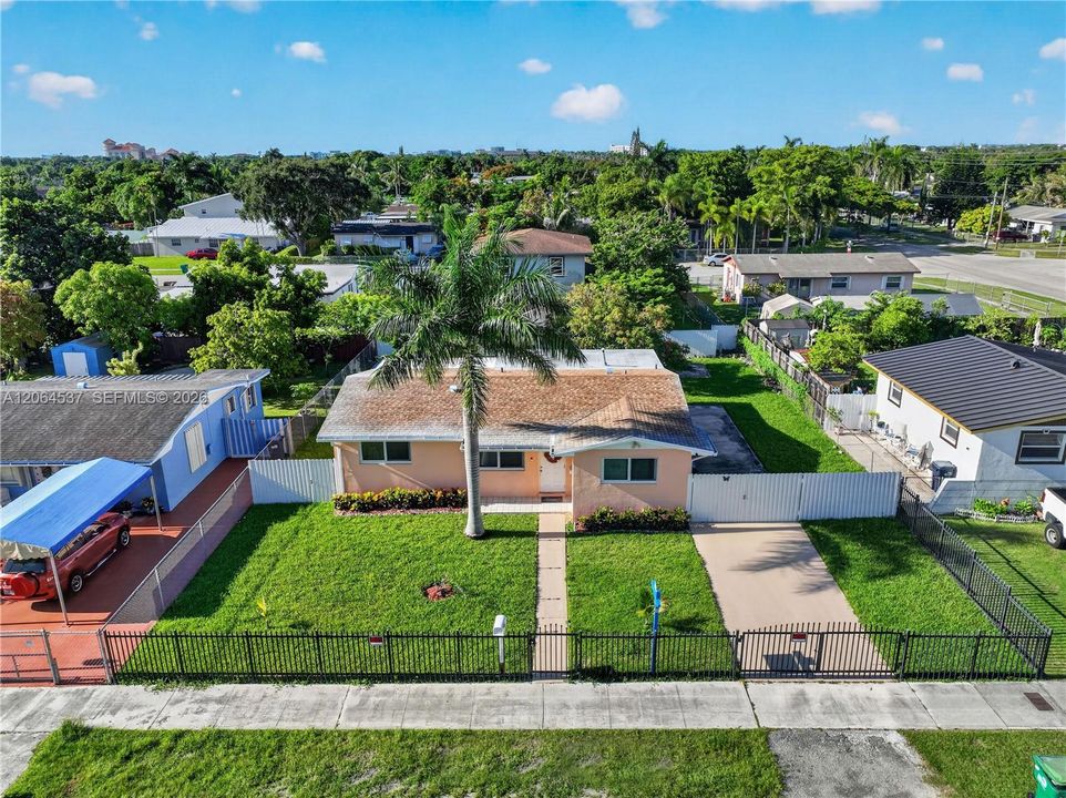 For Sale: $450,000 (3 beds, 2 baths, 1292 Square Feet)