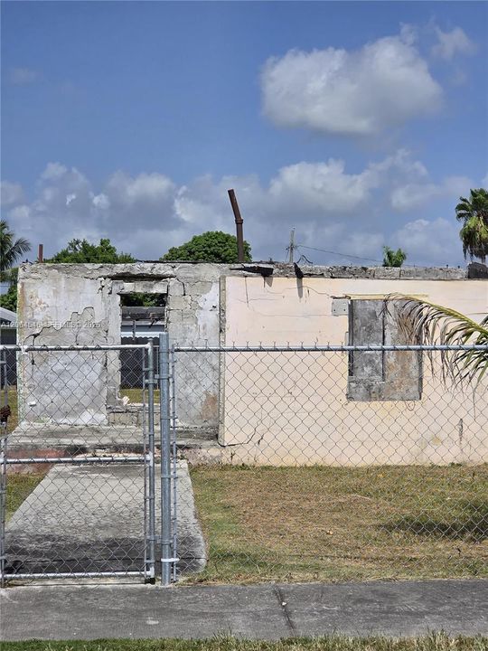 На продажу: $79,000 (0.12 acres)