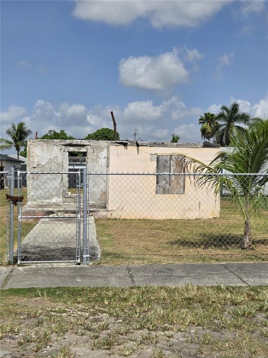 На продажу: $79,000 (0.12 acres)