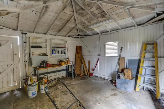Garage interior 314 Cranesnest Way West