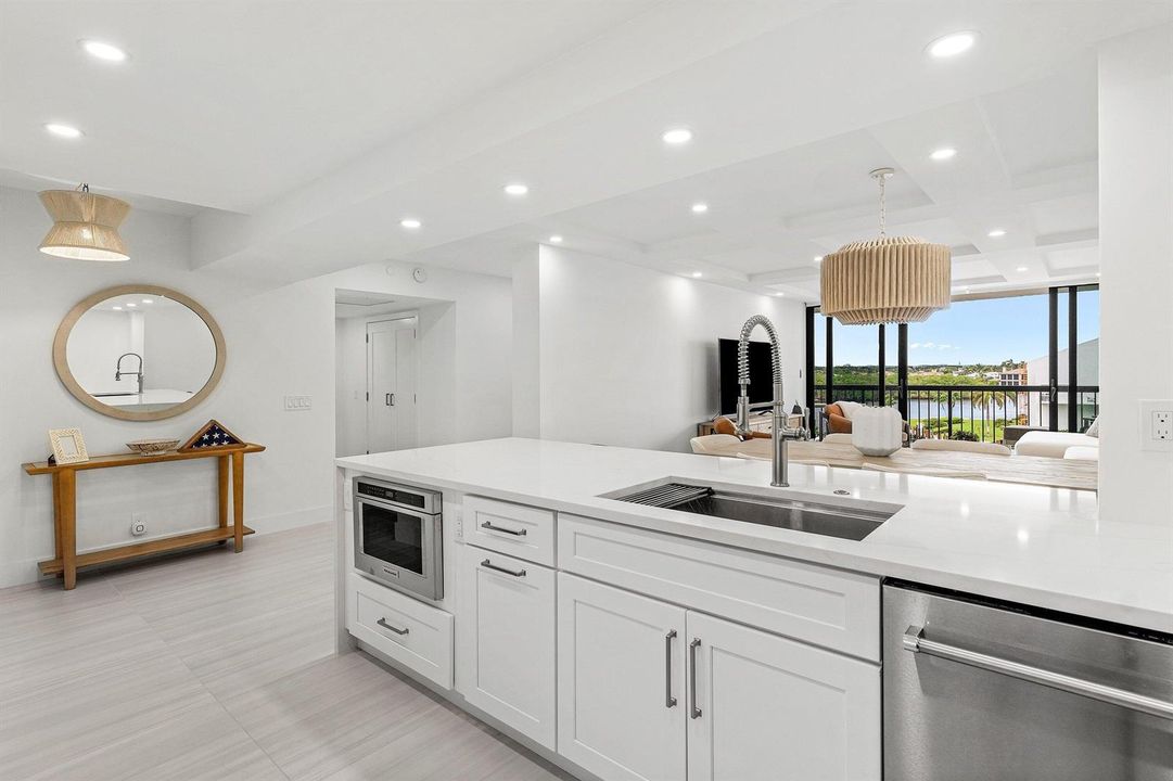 006-4748SouthOceanBoulevard-406-Highland