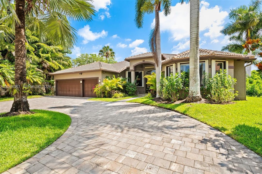 For Rent: $10,000 (5 beds, 3 baths, 2954 Square Feet)