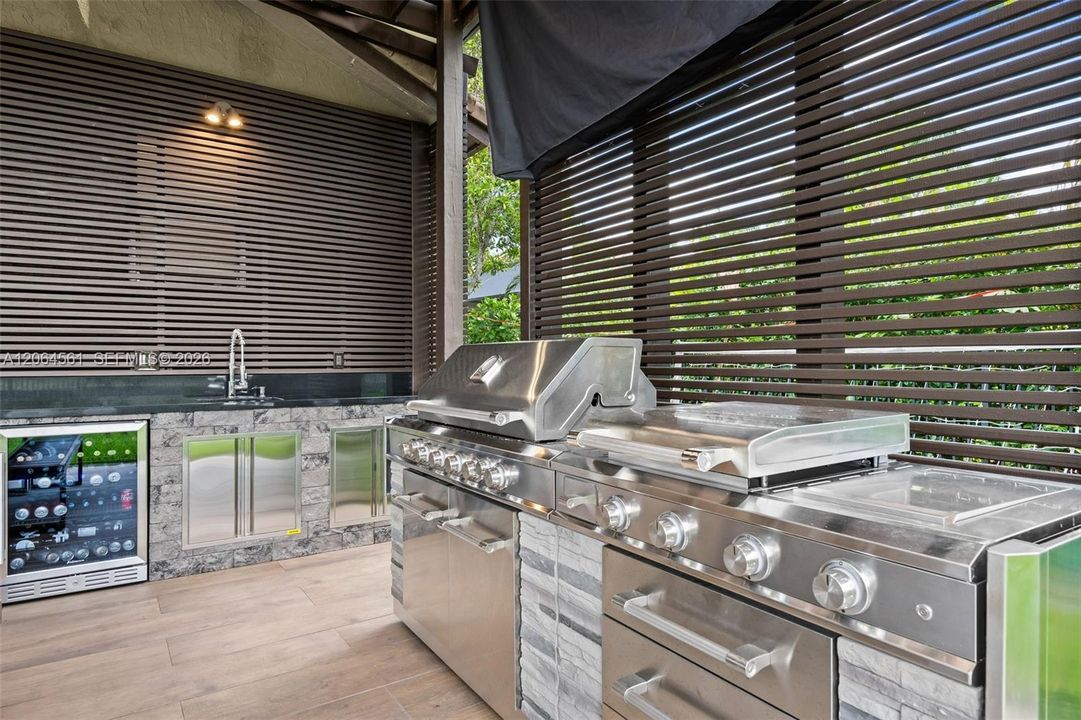 For Rent: $10,000 (5 beds, 3 baths, 2954 Square Feet)