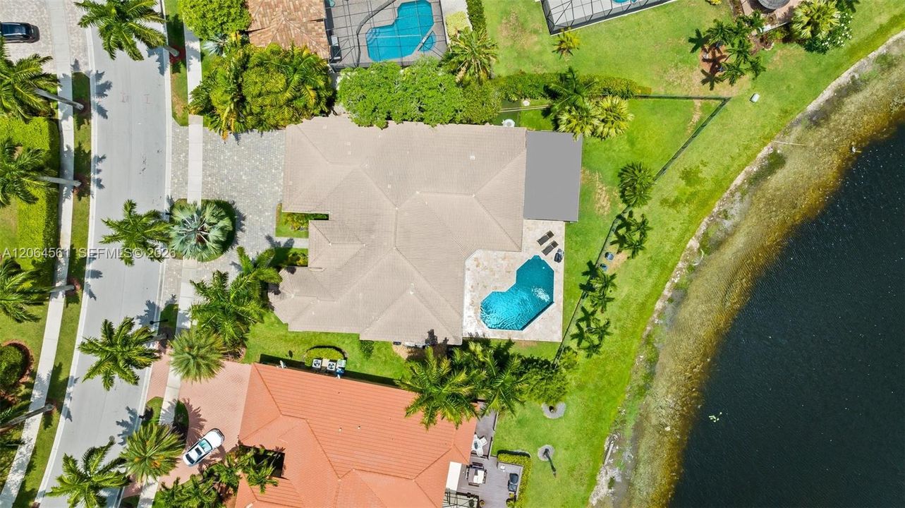 For Rent: $10,000 (5 beds, 3 baths, 2954 Square Feet)