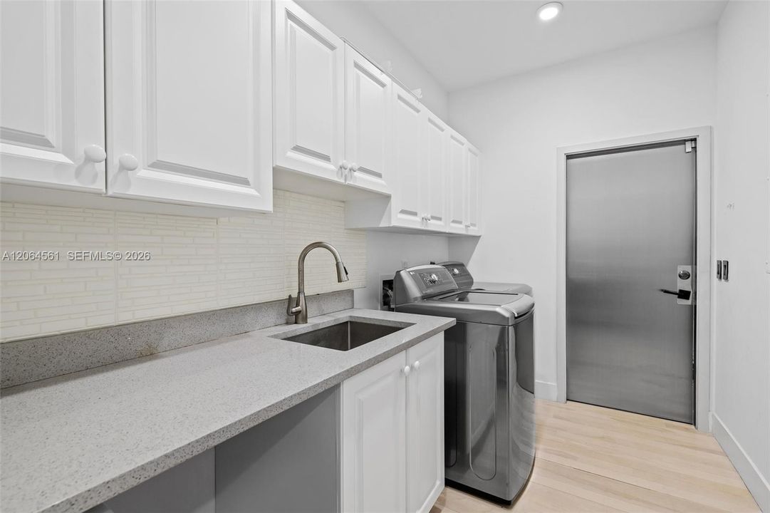 For Rent: $10,000 (5 beds, 3 baths, 2954 Square Feet)