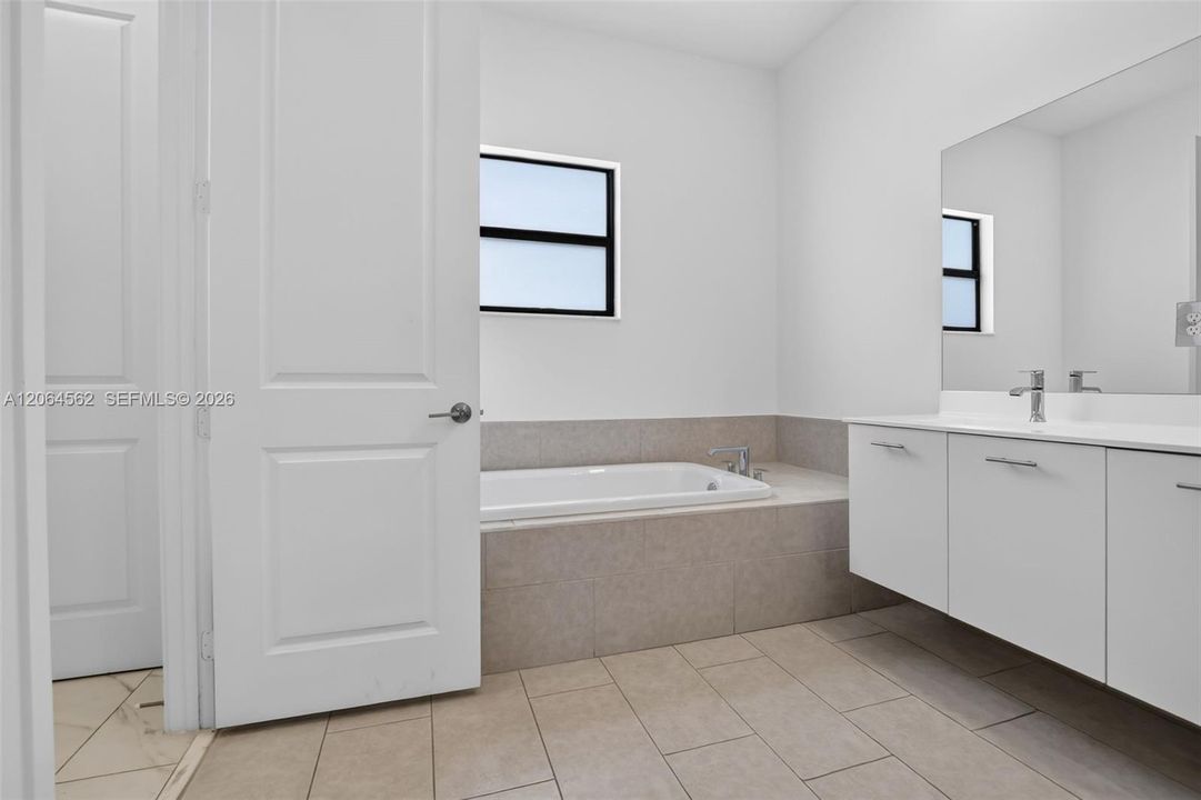 For Rent: $5,000 (3 beds, 2 baths, 2047 Square Feet)