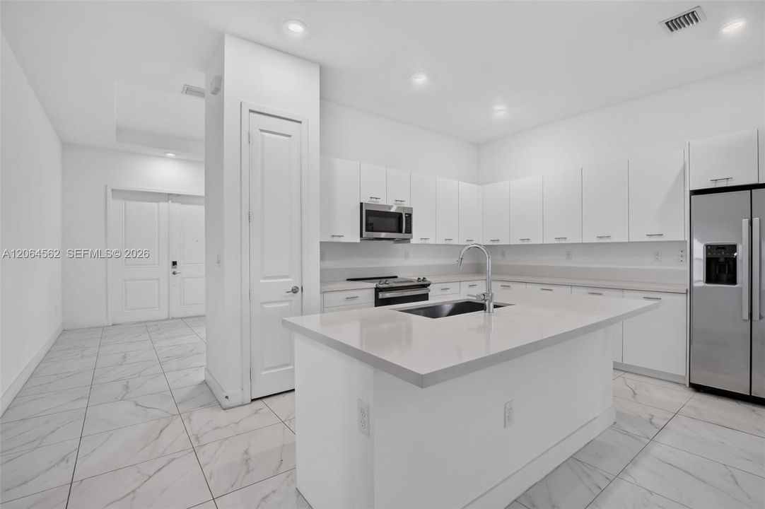 For Rent: $5,000 (3 beds, 2 baths, 2047 Square Feet)