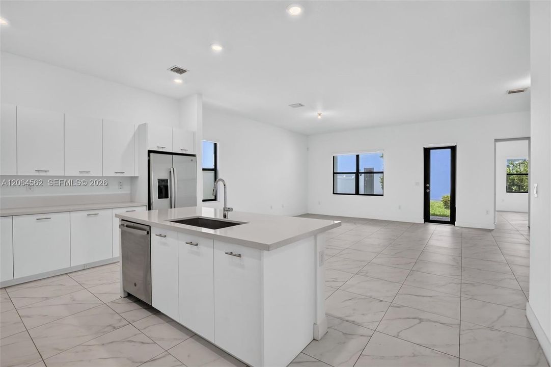 For Rent: $5,000 (3 beds, 2 baths, 2047 Square Feet)
