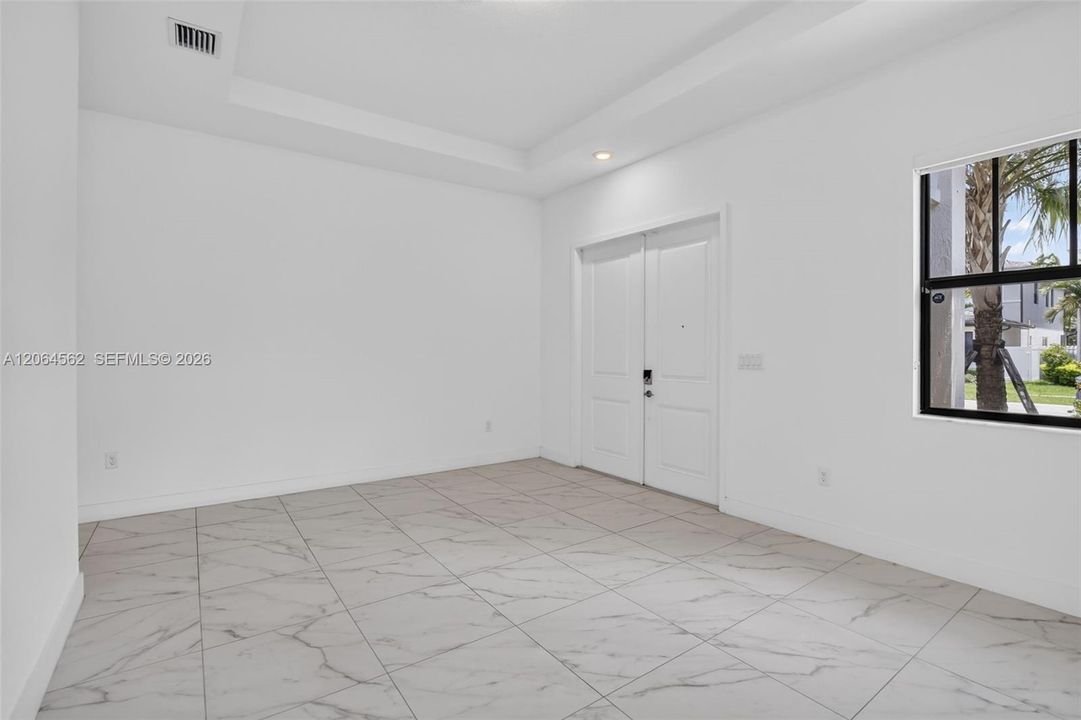 For Rent: $5,000 (3 beds, 2 baths, 2047 Square Feet)