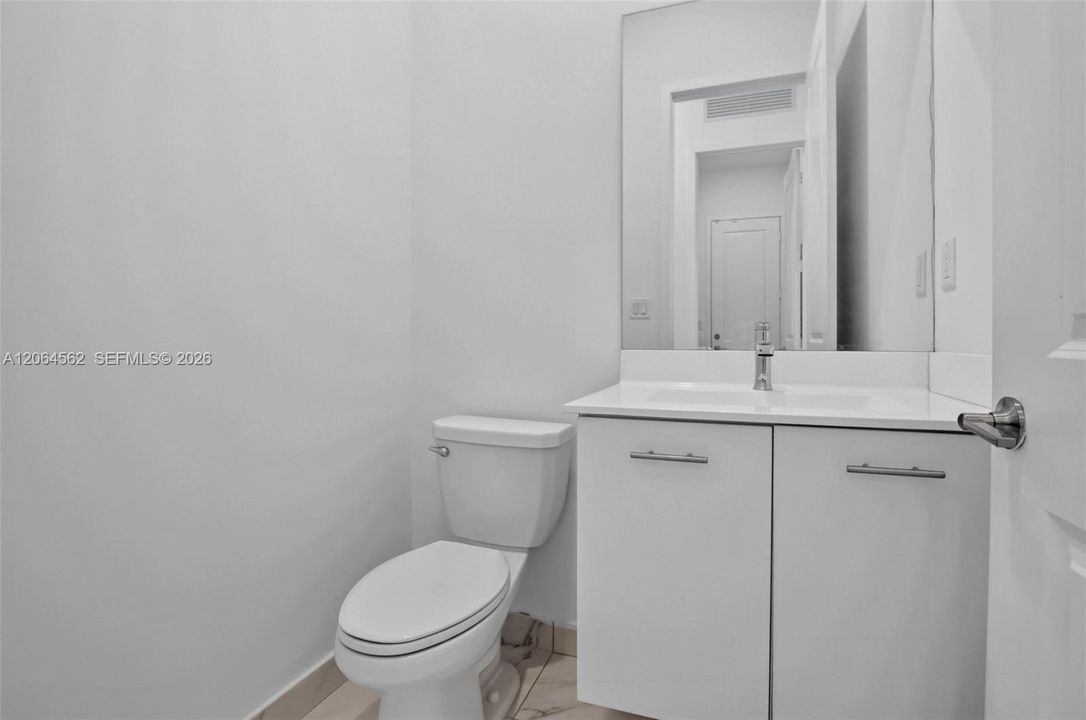 For Rent: $5,000 (3 beds, 2 baths, 2047 Square Feet)