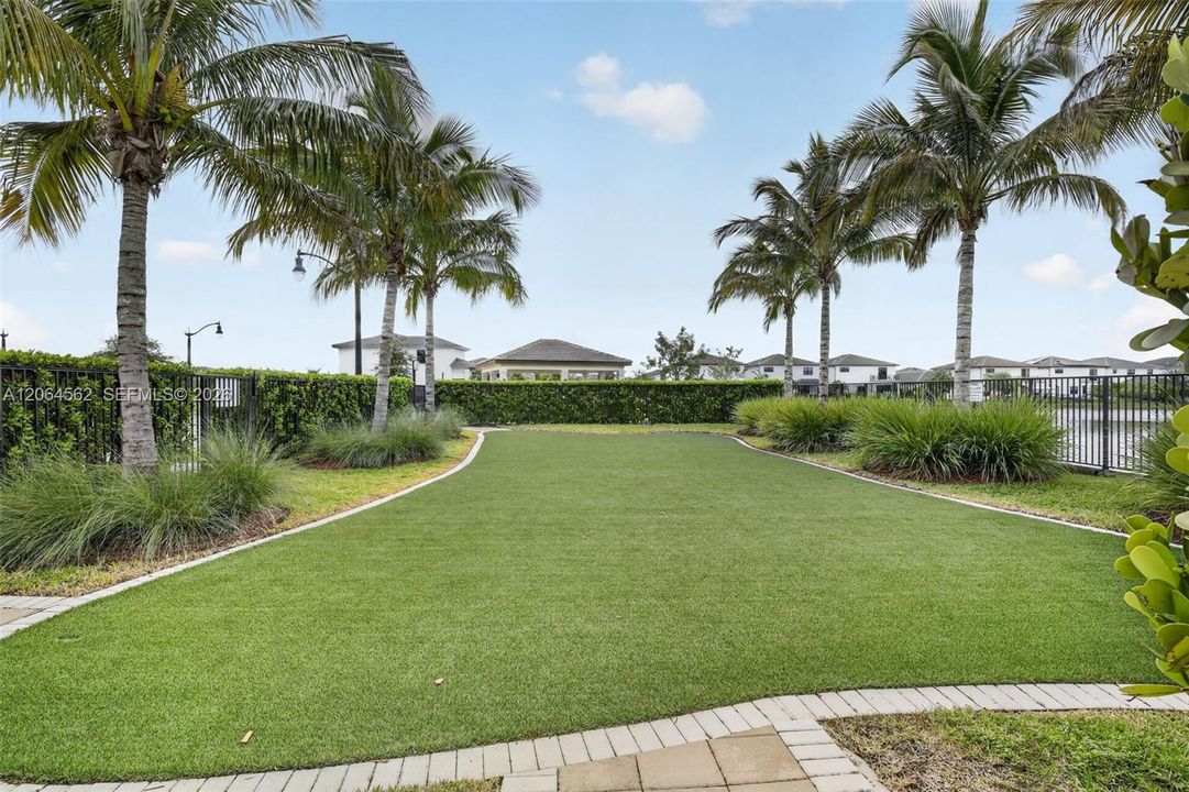 For Rent: $5,000 (3 beds, 2 baths, 2047 Square Feet)