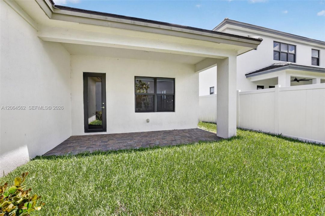 For Rent: $5,000 (3 beds, 2 baths, 2047 Square Feet)
