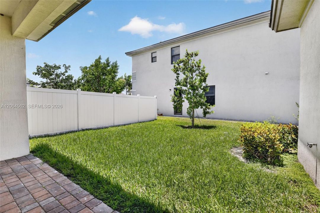 For Rent: $5,000 (3 beds, 2 baths, 2047 Square Feet)