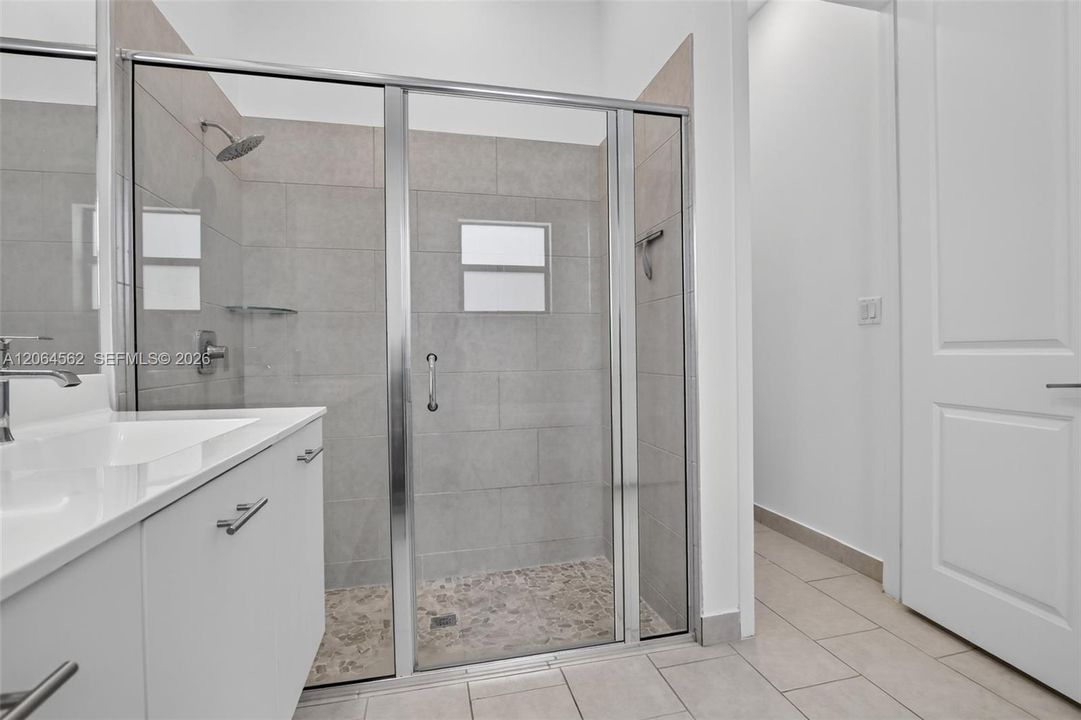 For Rent: $5,000 (3 beds, 2 baths, 2047 Square Feet)