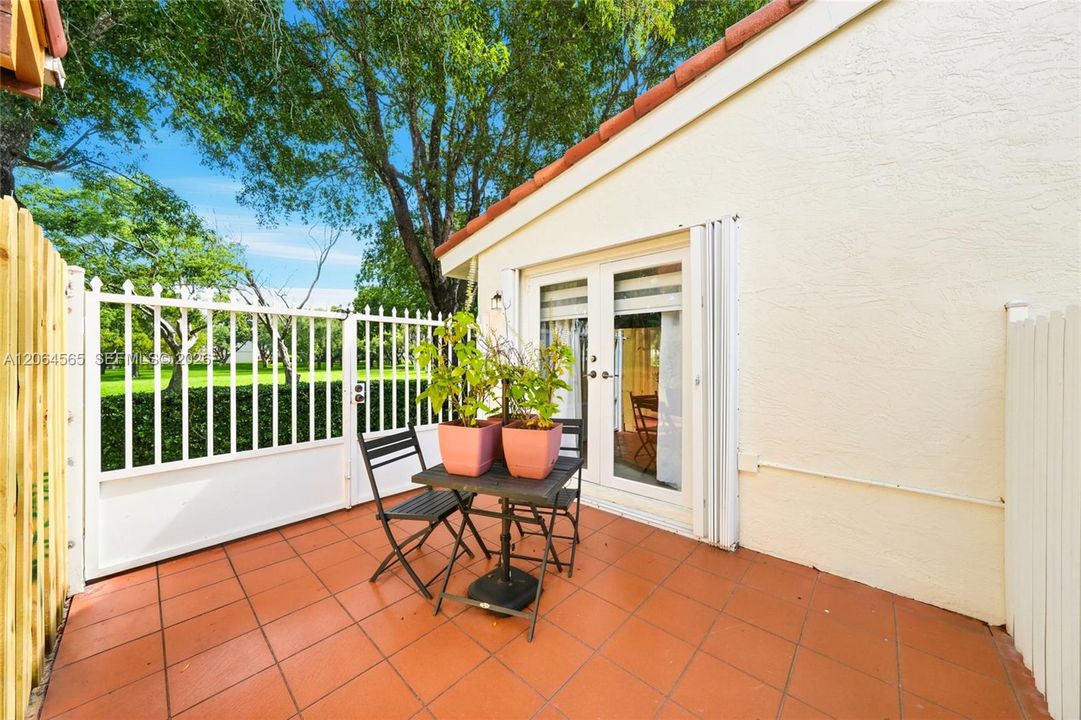 For Sale: $825,000 (4 beds, 2 baths, 3150 Square Feet)