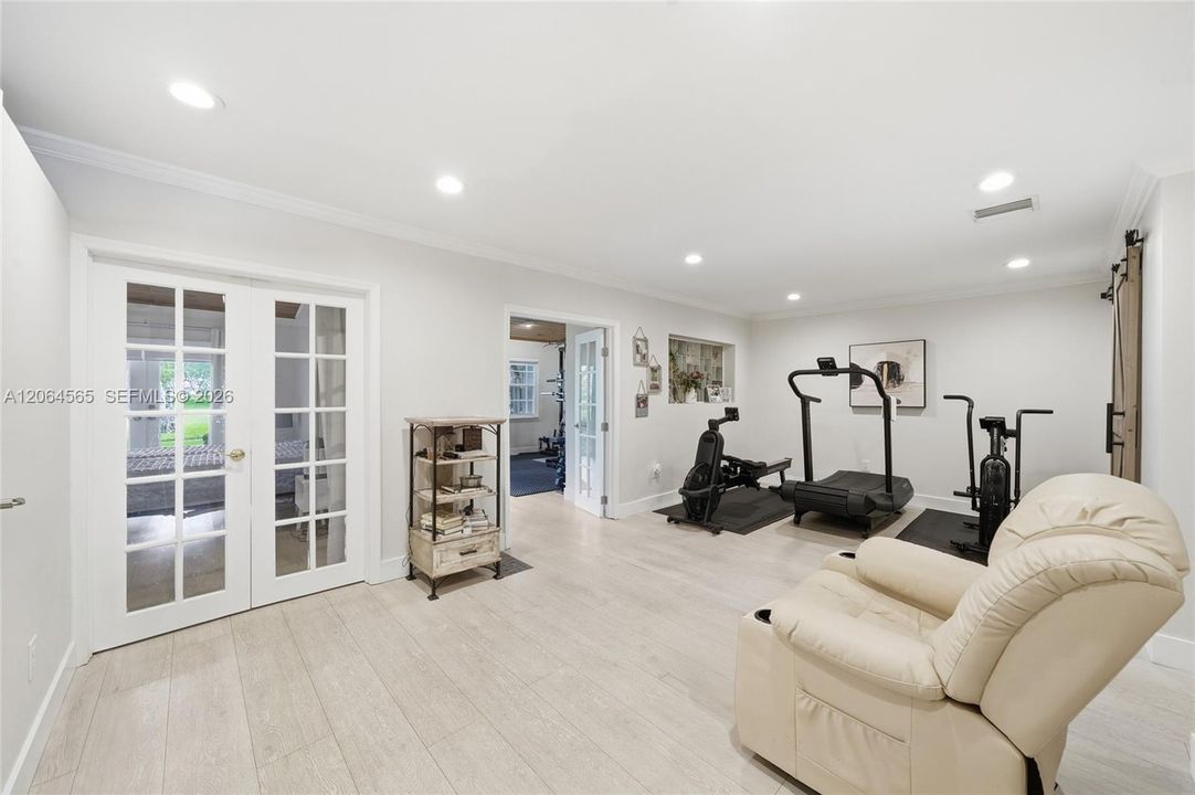 For Sale: $825,000 (4 beds, 2 baths, 3150 Square Feet)