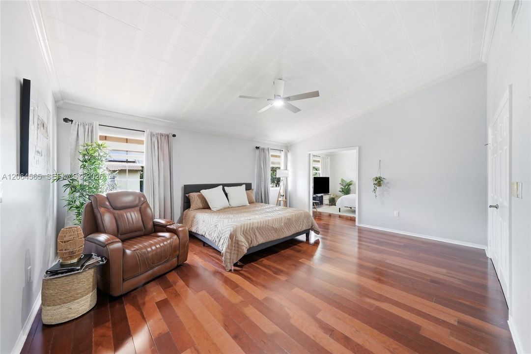 For Sale: $825,000 (4 beds, 2 baths, 3150 Square Feet)