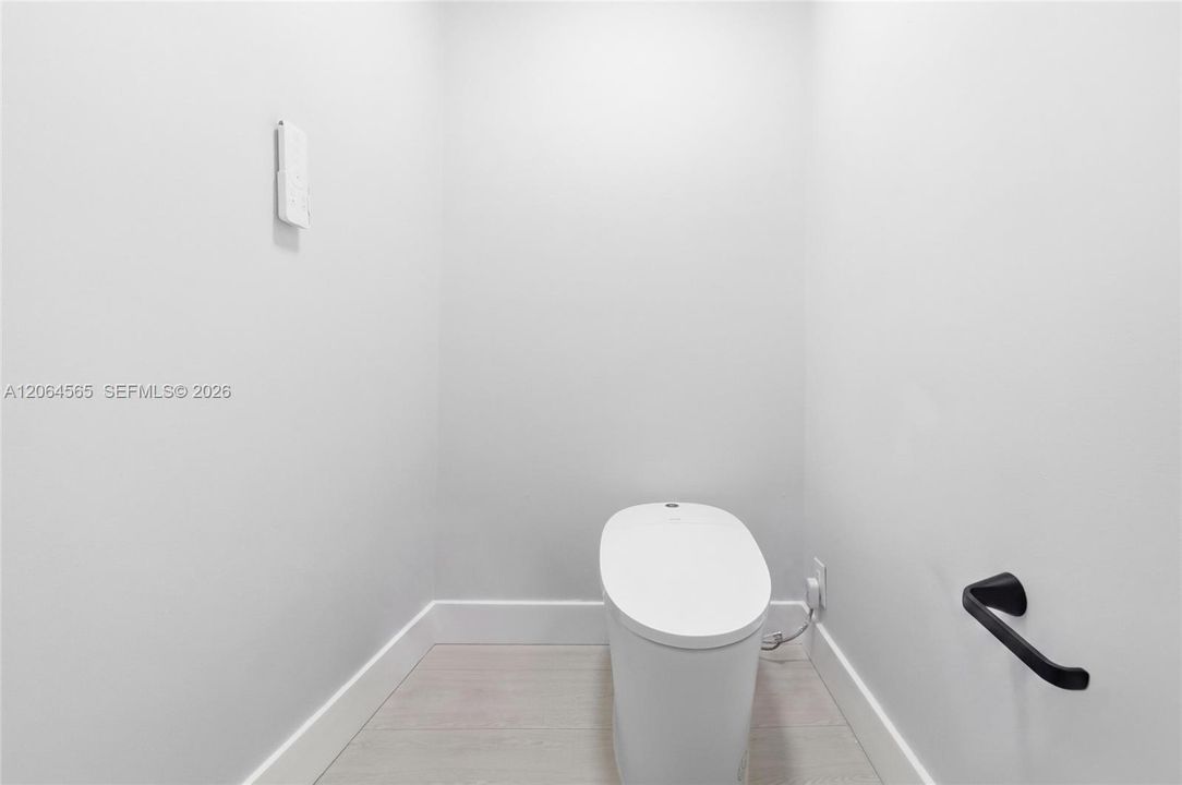 For Sale: $825,000 (4 beds, 2 baths, 3150 Square Feet)