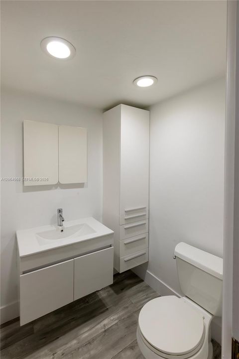For Rent: $6,750 (2 beds, 2 baths, 1372 Square Feet)