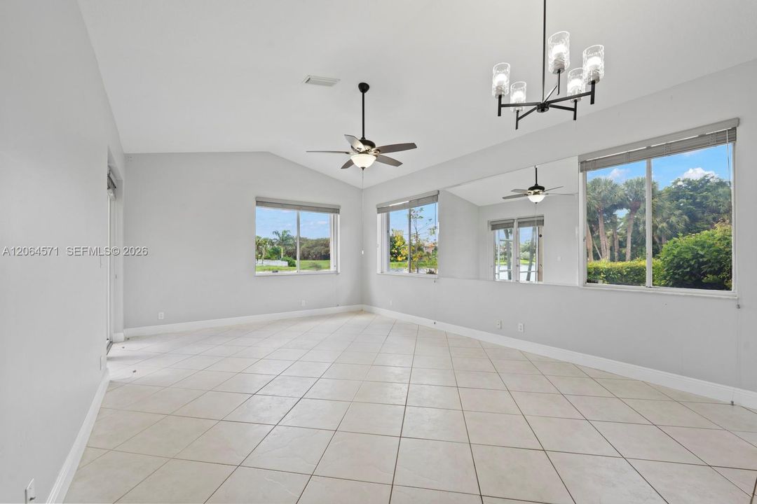 For Sale: $470,000 (3 beds, 2 baths, 1292 Square Feet)