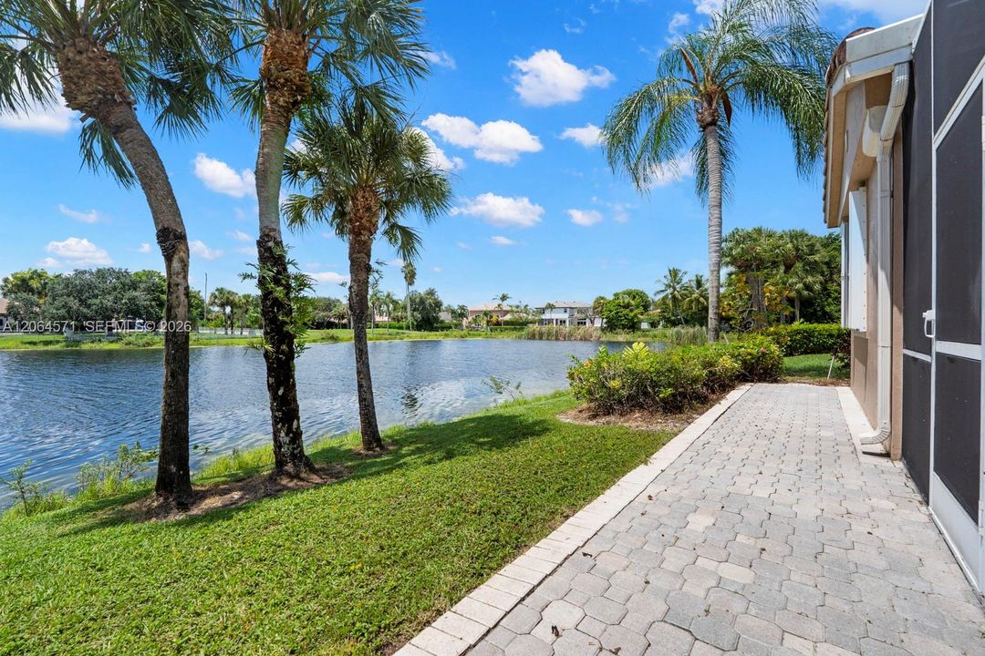 For Sale: $470,000 (3 beds, 2 baths, 1292 Square Feet)