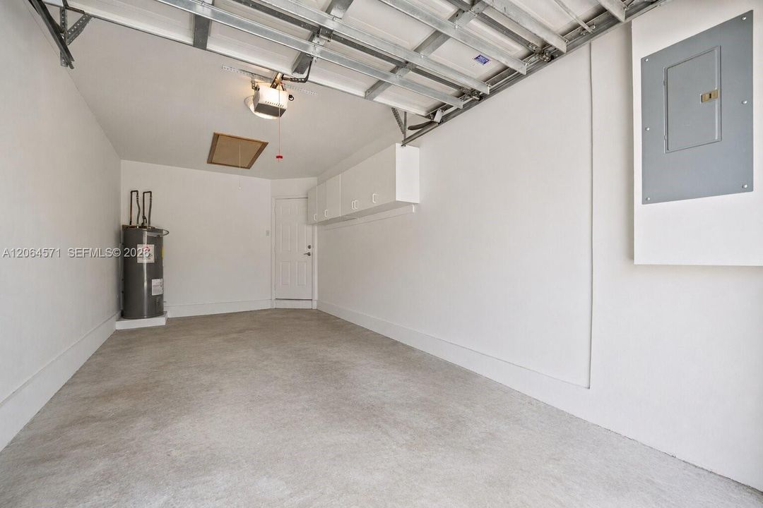 For Sale: $470,000 (3 beds, 2 baths, 1292 Square Feet)