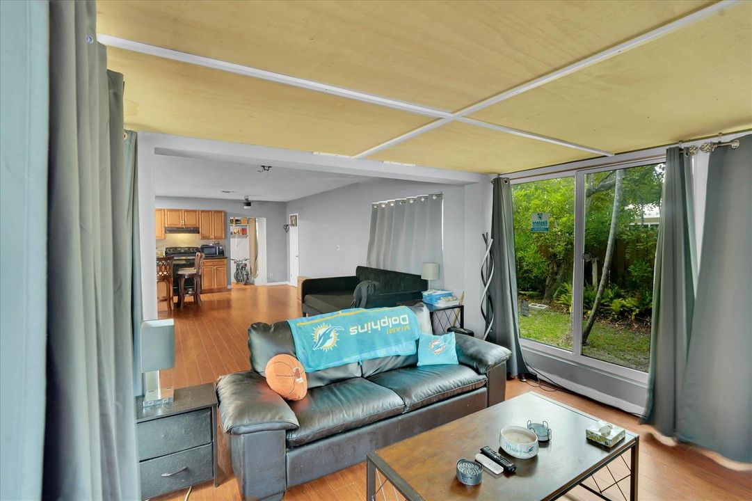 12-308 NW 27th Street-12