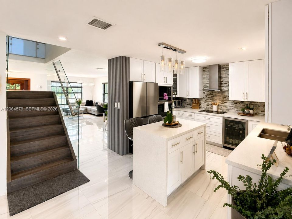 For Sale: $1,300,000 (5 beds, 3 baths, 2881 Square Feet)