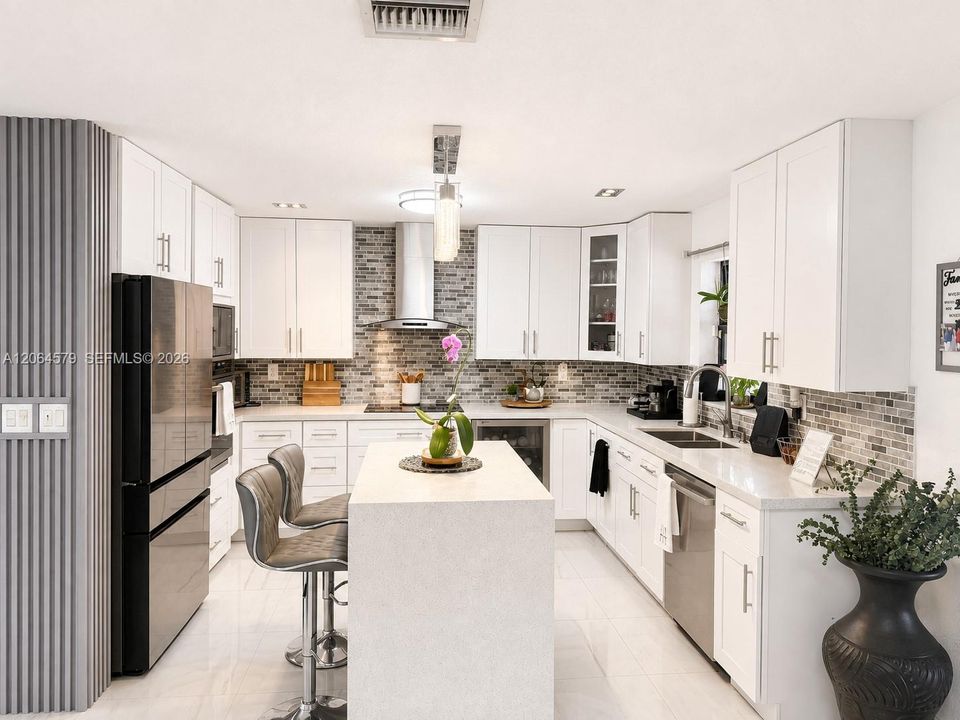 For Sale: $1,300,000 (5 beds, 3 baths, 2881 Square Feet)