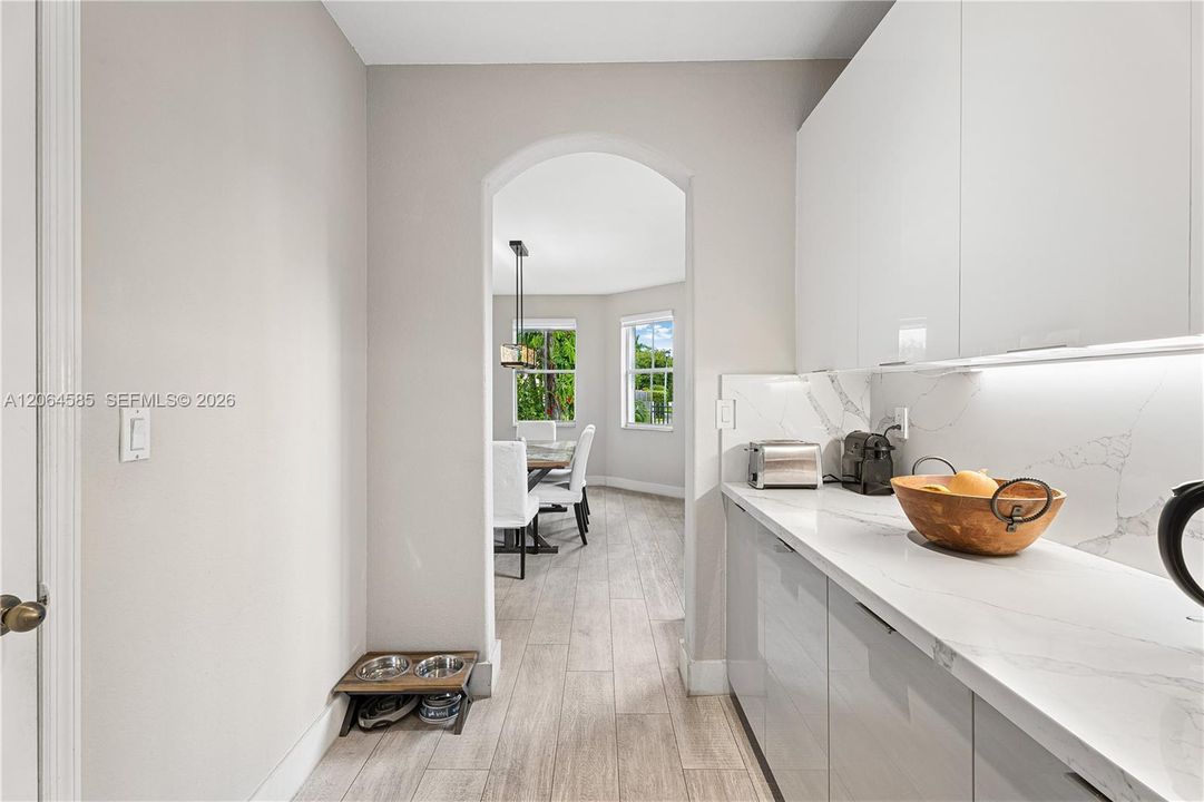 For Sale: $1,280,000 (5 beds, 3 baths, 3117 Square Feet)