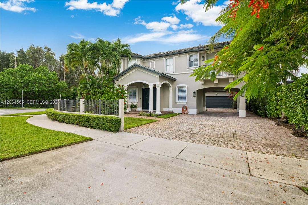 For Sale: $1,280,000 (5 beds, 3 baths, 3117 Square Feet)